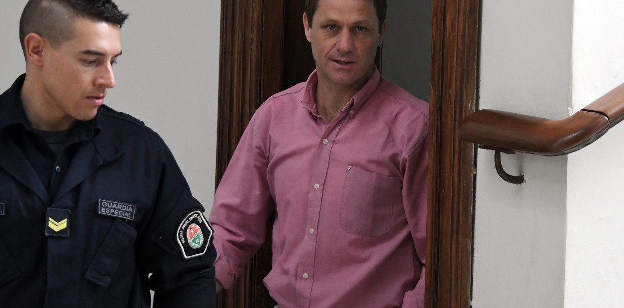 Néstor Pavón.